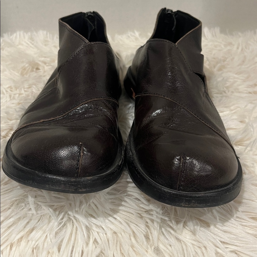 Cydwoq Vintage brown leather flats. - Picture 2 of 9